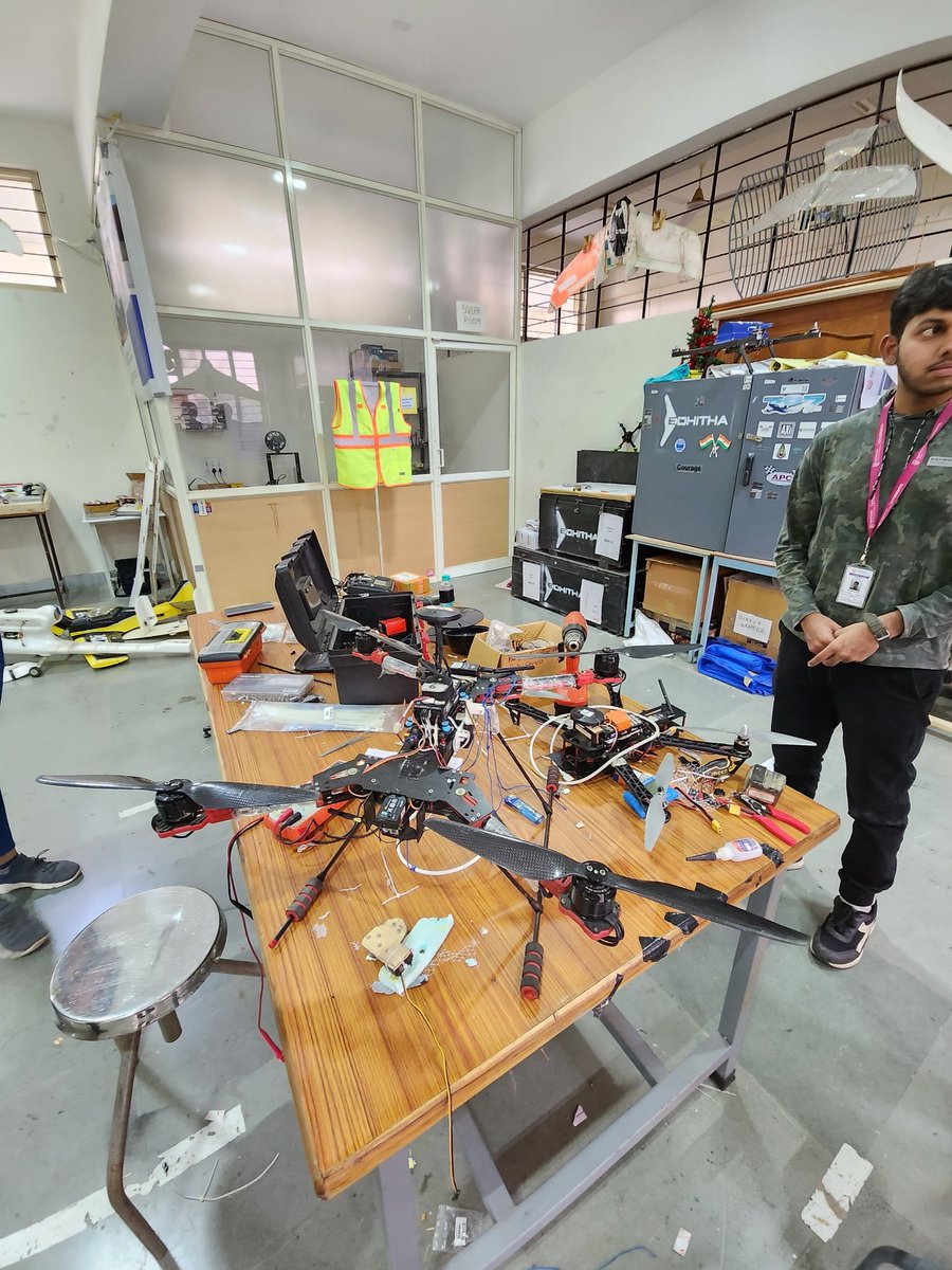 nitinjsanket's tweet photo. Had a blast delivering a talk about my research and my tips on applying to graduate school and interacting with students from the Ramaiah Institute Of Technology. Amazing projects on aerial robots!  People in the #drone community watch out for MSRIT students.

#wpi #msrit https://t.co/4fYVeMb7vH