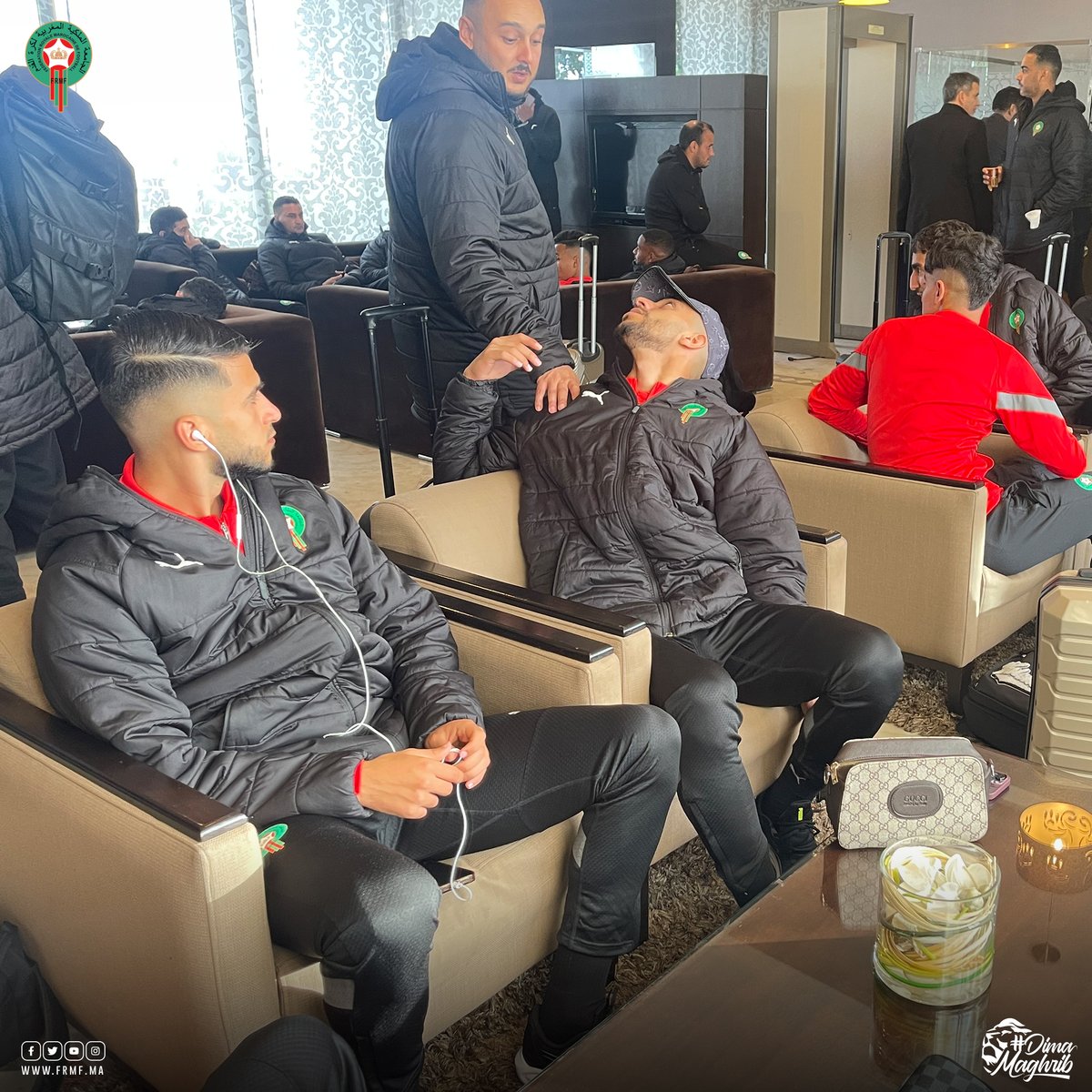 المنتخب الوطني لأقل من 23 سنة يستعد للتوجه لقسنطينة

Our U23 National Team at the airport ready to take their flight for Constantine

#DimaMaghrib 🇲🇦