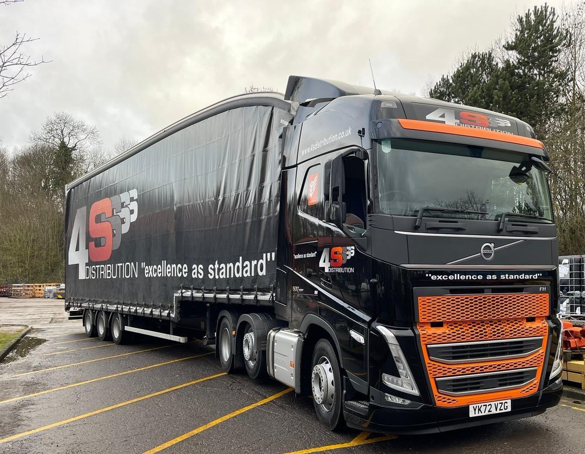 It’s a windy one today!!!🌪️🌪️ <a href="/VolvoTrucksUK/">Volvo Trucks UK</a>