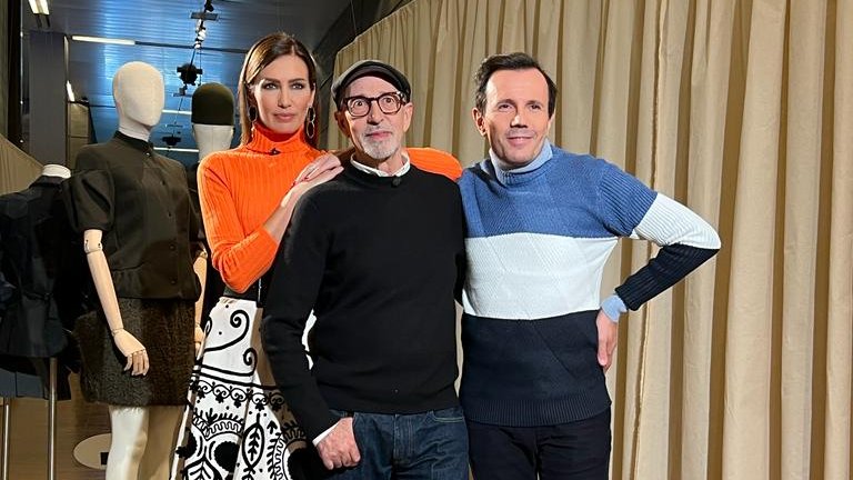 Esta semana en #flashmodatve vamos a recorrer una parte de la historia de la moda de nuestro país de la mano de #Alvarado
Nos vemos el domingo sobre las 12:50 en <a href="/la2_tve/">La 2</a>  <a href="/rtve/">RTVE</a> <a href="/OfficialNievesA/">Nieves Alvarez</a>