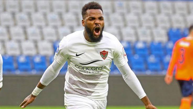 2 sezon önce İrfan'a 7 milyon vermek yerine Boupendza'yı alsaydık şuan belki fazladan 2 şampiyonluğumuz vardı..

Şimdi de Aboubakar+Boupendza almak varken aynı maliyete Haji Wright ile ilgileniyoruz..

Umarım geçen sezonlarda yaptığımız hataları bu sezon yapmayız