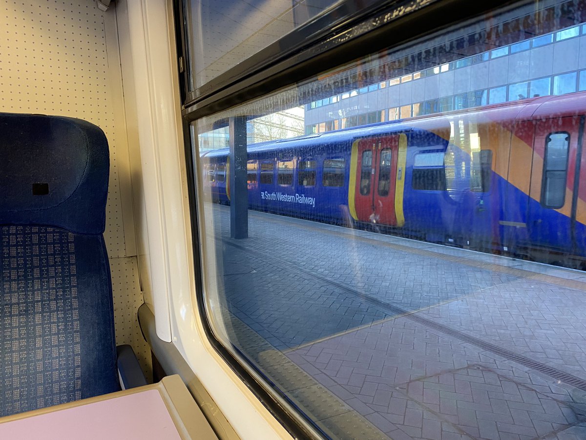 loypass_SCCar's tweet image. 🚈 A first class ex-1st Class experience this morning. @SW_Help #class458 #Alstom #southwesternrailway