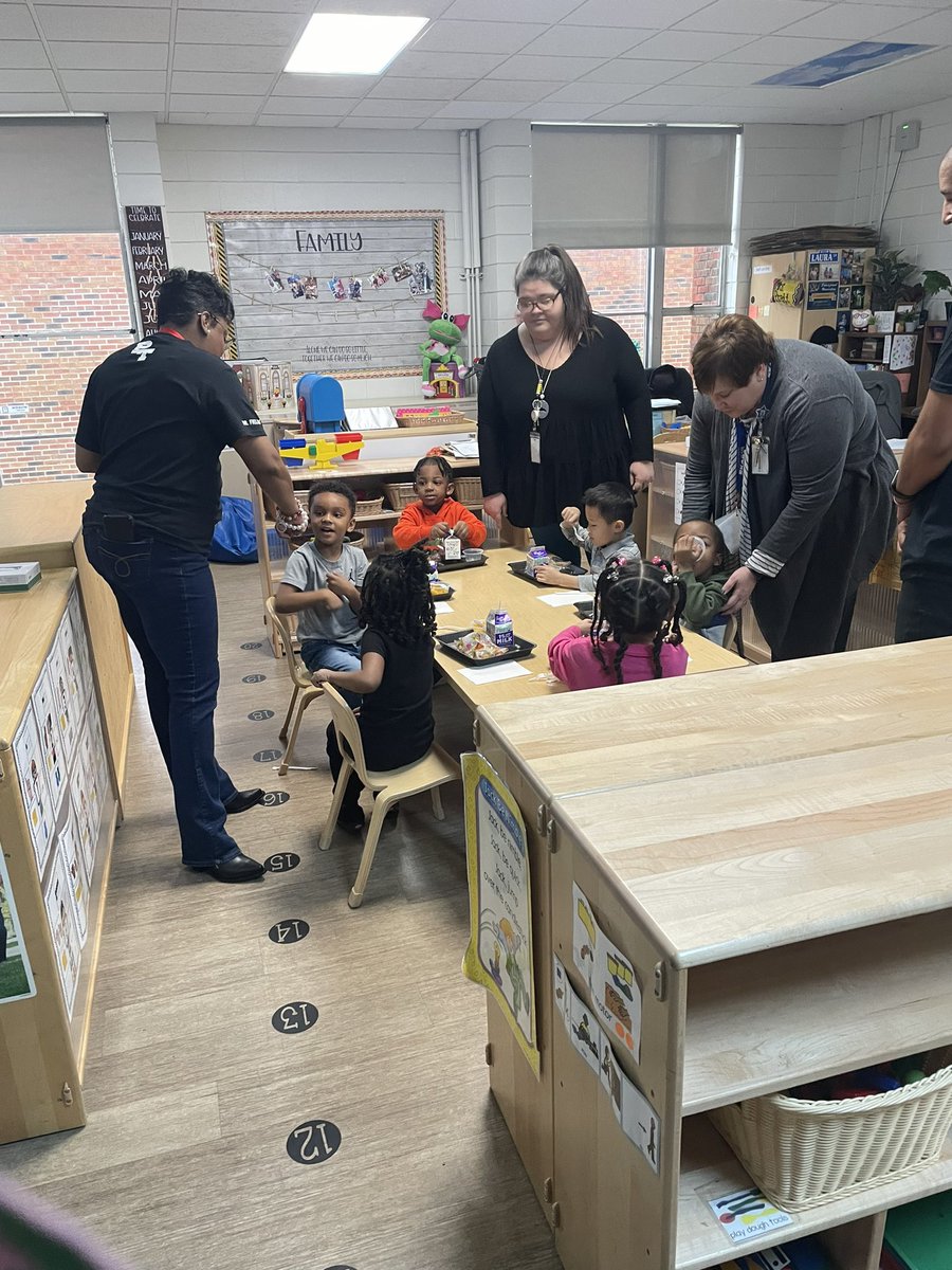 ShondaBurrus's tweet photo. @KyDeptofEd DEIB Team visit to Paducah, Ky has been truly phenomenal.  Thank you for listening, participating and engaging with our students and staff on our DEIP journey. @ChiefEquityPPS https://t.co/KPOywAYo2N
