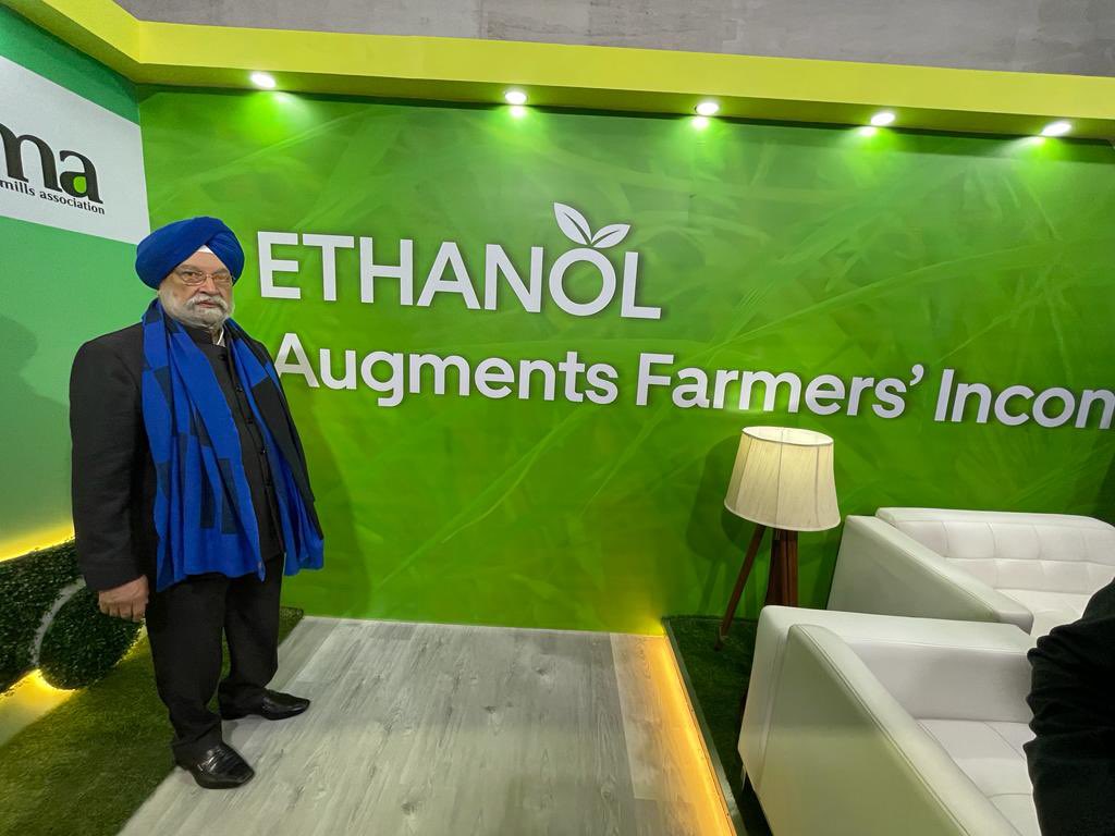 HardeepSPuri's tweet photo. Explored the new &amp; emerging world of mobility- across E20, Flex Fuels, Hybrids, EV &amp; CNG vehicles at the spectacular Ethanol pavilion at 16th Auto Expo 2023. 

#AutoExpo2023 #AutoExpo #Ethanol #BioFuels #GreenEnergy @PIB_India @PetroleumMin #hybrid #Mobility https://t.co/F30sZ3B6ZS