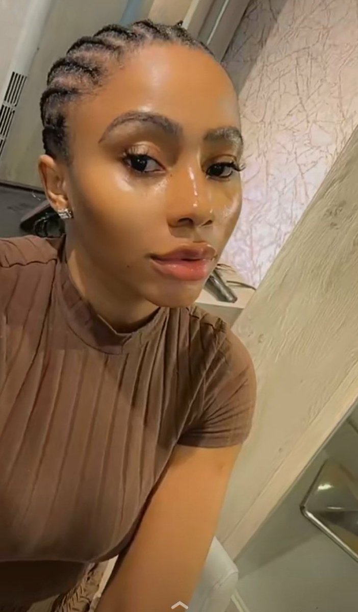 Few days to see Shanty Town, I can't wait to see Mercy Eke on my screen again. I love her so much🤗😘
#Shantytown