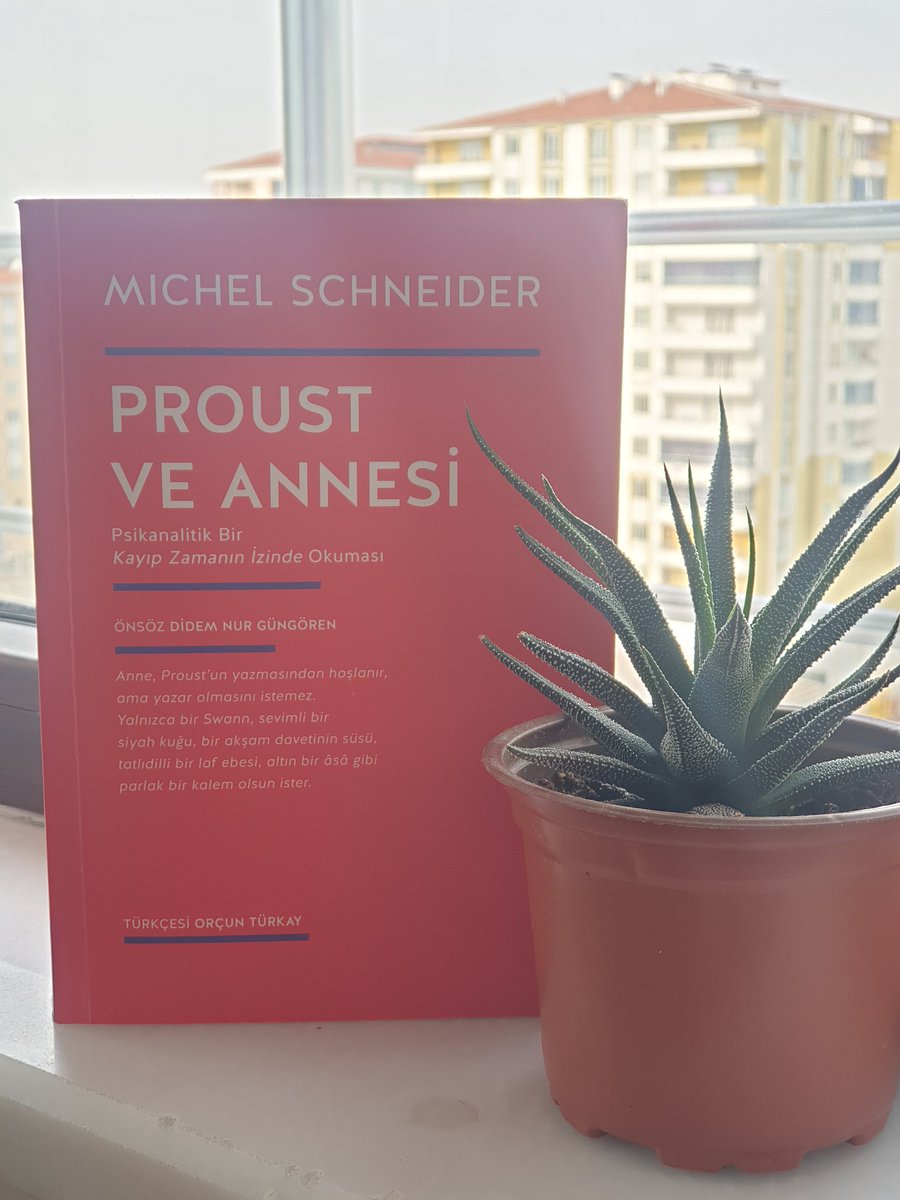 *Kimse dinlemediği için yazılır...📃🖋 
*#kitapalıntı "Romanlar ne alıcısı ne göndereni bilinen mektuplar değilse ya nedir?" 
*ANNE... #kitap #proust #kayıpzamanınizinde #cuma #okuyorum