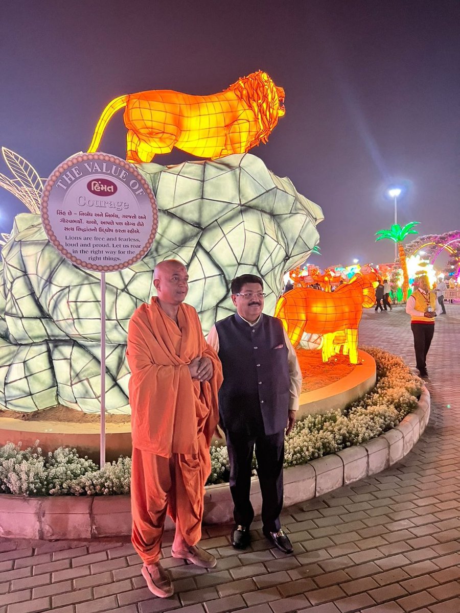 mpparimal's tweet photo. It was a privilege to meet &amp; seek blessings of global spiritual leader HH Brahmvihari Swamiji at #PramukhSwamiMaharajShatabdiMahotsav. The Grand #PMS100 celebrations, provided a perfect platform for various spiritual discourses helping spread the message of #PramukhSwamiMaharaj. https://t.co/8D2Lk929he