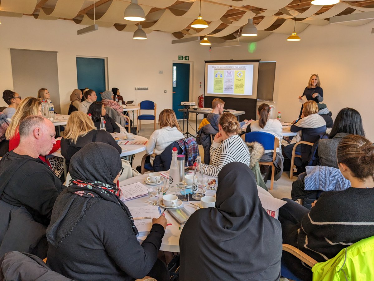 Leaders undertaking #LeadLondon have come together today @RFSKLondon to learn about #highperformance #governance and #strategicHR. Our first session is with Kate Fallan @eko_trust
