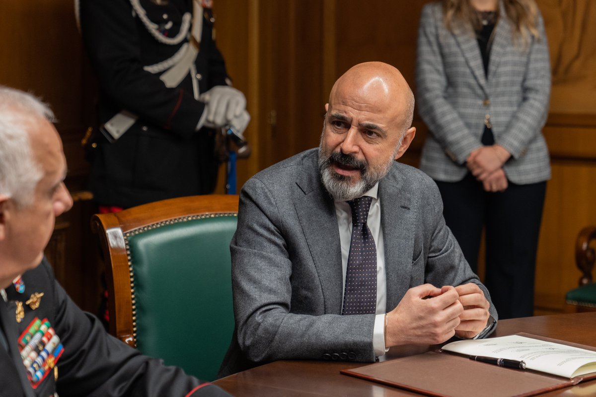 "Guardiamo all'Arma dei <a href="/_Carabinieri_/">Arma dei Carabinieri</a> con la voglia di offrire ai nostri studenti, Luiss e <a href="/LuissBusiness/">Luiss Business School</a>, la opportunità di avere un esempio di valori sui quali costruire le proprie competenze". <a href="/Giannilostorto/">Giovanni Lo Storto</a>, Direttore Generale Luiss