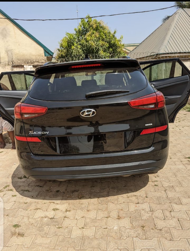 ayfearnot's tweet photo. HYUNDAI TUCSON (2020)  AND THE AZERA ( 2018)  OUT FOR SALE IN ABUJA. DM/CALL+2348037210978 MORE INFORMATION. HURRY NOW https://t.co/azjcpIDrEO