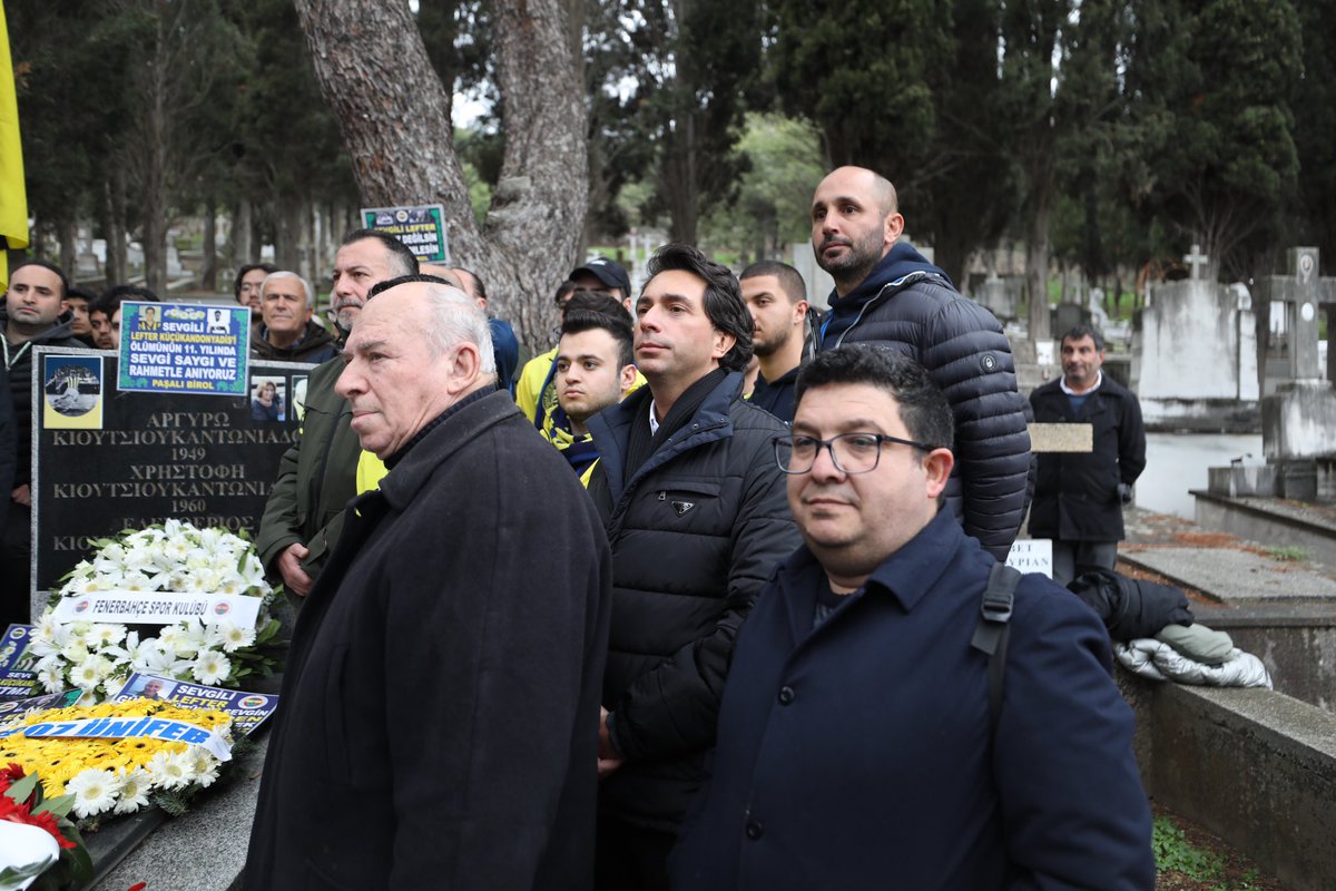 fbyelken's tweet photo. Fenerbahçemizin ve Türk futbolunun efsane futbolcusu, "Ordinaryüs" lakaplı Değerli Büyüğümüz Lefter Küçükandonyadis, aramızdan ayrılışının 11’inci yıl dönümünde mezarı başında anıldı. https://t.co/CcgEFtimgD