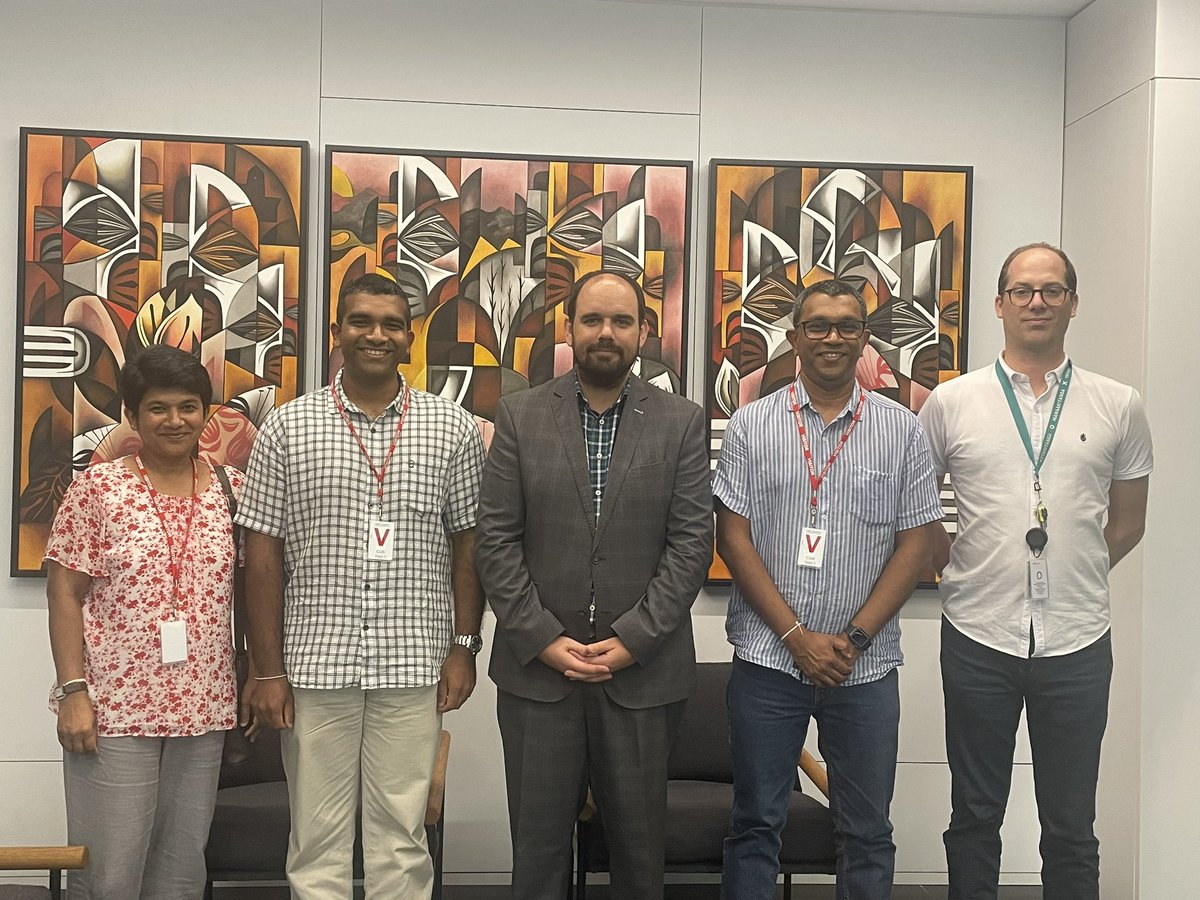michelappleton's tweet image. Met Raj Prasanna, Senior Lecturer @MasseyUni, this afternoon to hear about his efforts to boost collaboration between 🇳🇿 &amp;amp; 🇱🇰 on the provision of emergency management education.

I also talked to him and his family about 🇳🇿’s 🇱🇰 community.