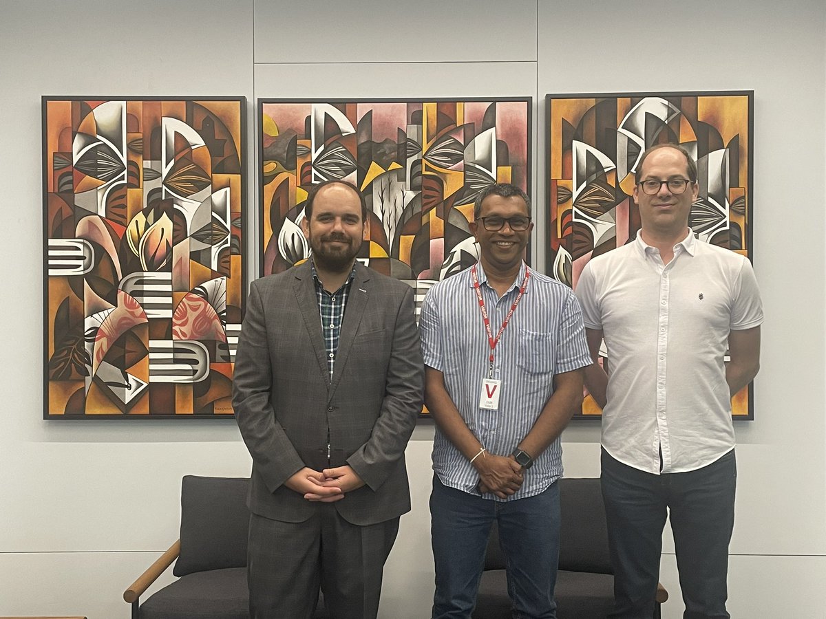 michelappleton's tweet image. Met Raj Prasanna, Senior Lecturer @MasseyUni, this afternoon to hear about his efforts to boost collaboration between 🇳🇿 &amp;amp; 🇱🇰 on the provision of emergency management education.

I also talked to him and his family about 🇳🇿’s 🇱🇰 community.