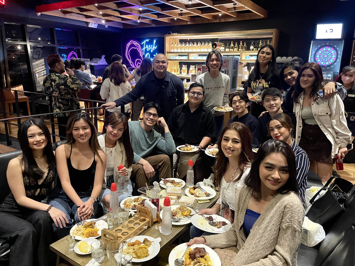 riseartistsph's tweet photo. Celebrating Pasasalamat ABS-CBN Film Divisions tonight with our Rise Artists 🥂🙌🏼💛 

#RiseArtistsStudio https://t.co/9VaINIzaPj