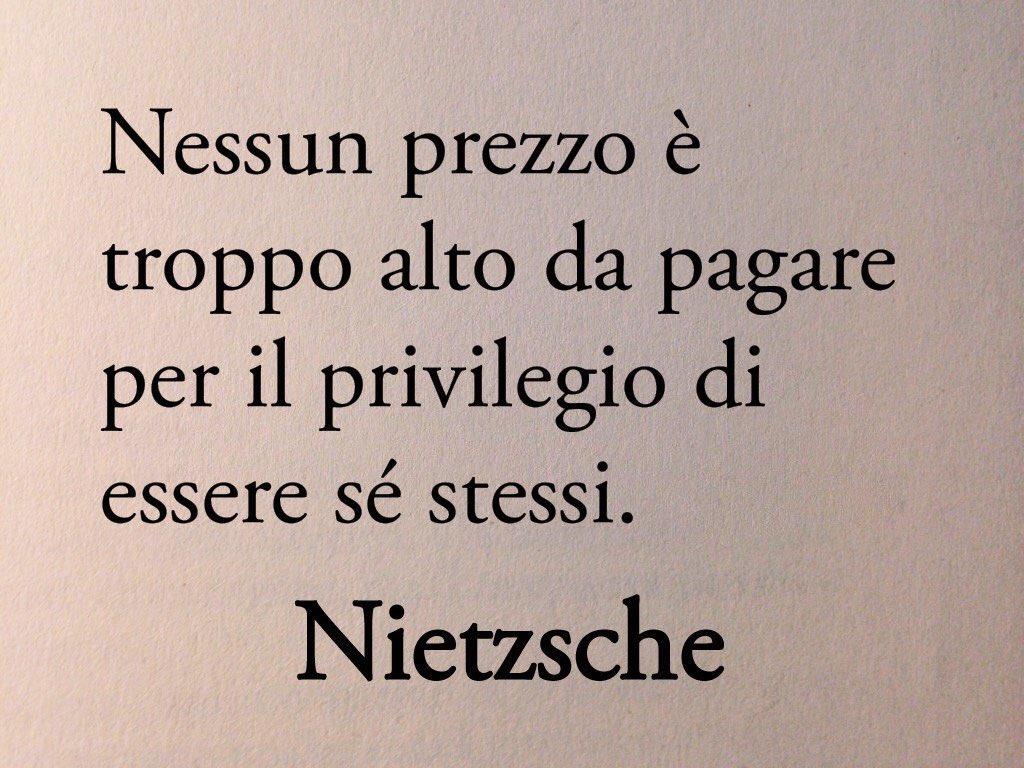 Poesiaitalia's tweet photo. Il privilegio di essere sé stessi https://t.co/Nc7ErDqxrK