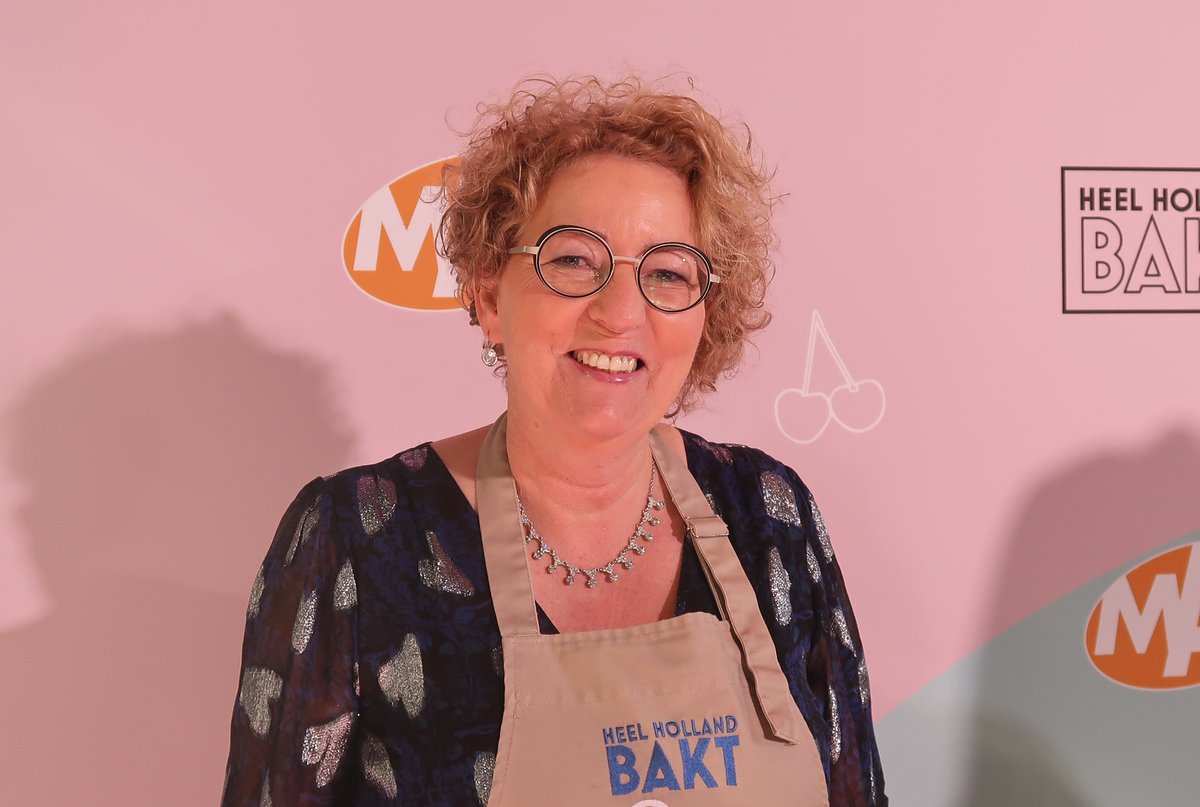 KookFans_nl's tweet photo. 💚 Mis jij #Erna ook al? Lees hier hoe ze reageerde op haar vertrek: https://t.co/3poeKcxq3N #HHB #HeelHollandBakt https://t.co/R2i9Hkyp40