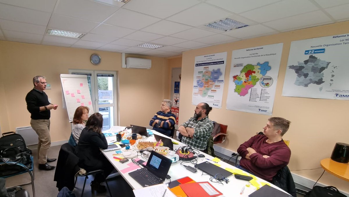 StephaneColomas's tweet photo. Jour de séminaire pour la Direction Territoriale d'#enedis de la #charente. L'occasion de faire le point sur nos activités, notre #engagement pour les #collectivités et préparer le renouvellement du contrat de concession de la distribution de l'électricité.#ServicePublic https://t.co/ug7jMCQ7US