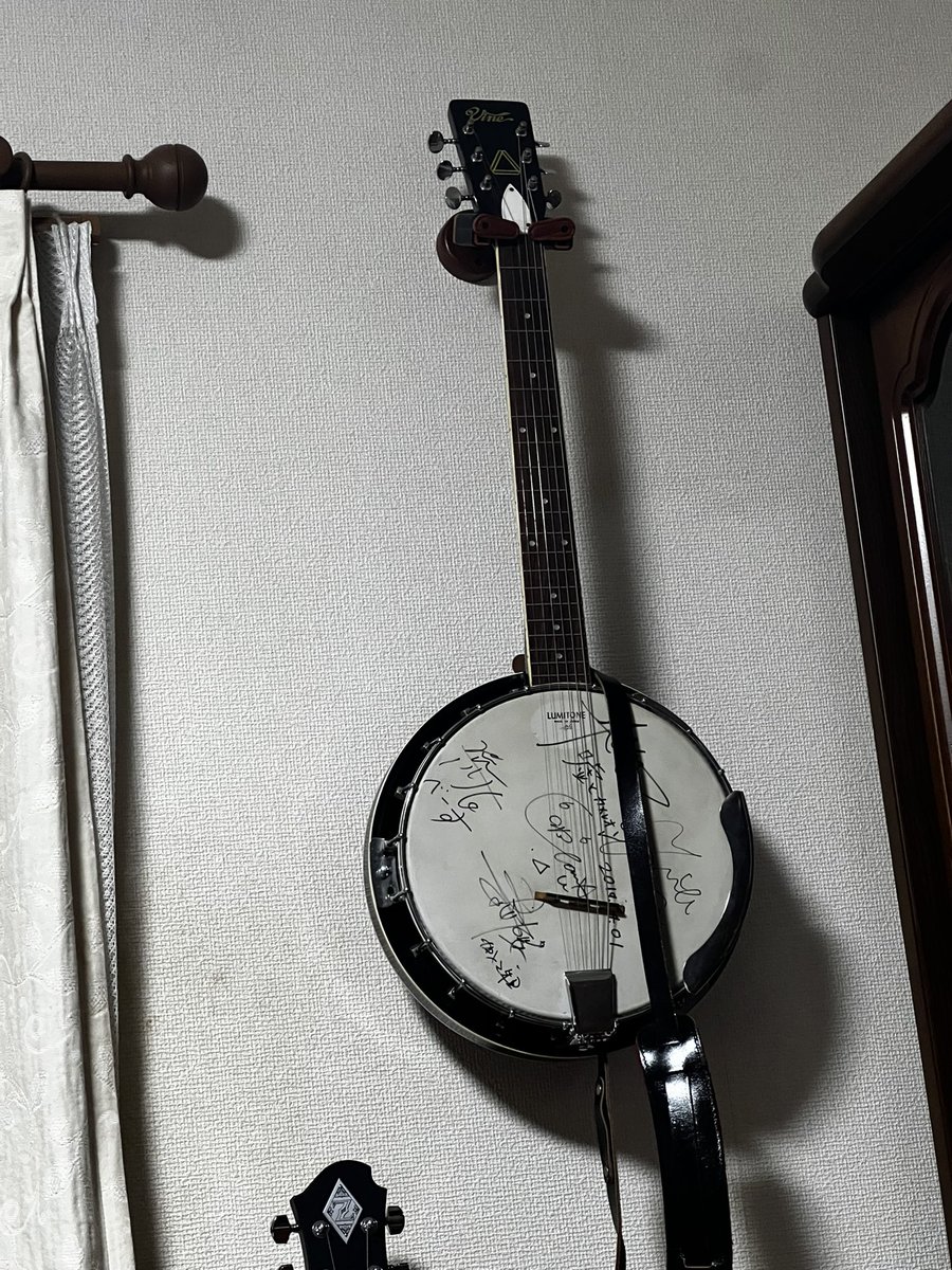 cafechudoku's tweet photo. 今日はベースと蛇腹楽器、バンジョーギターに遊んでもらいました🎸🪗 🪕
#GuildSTARFIRE https://t.co/dFj3CGa3iU