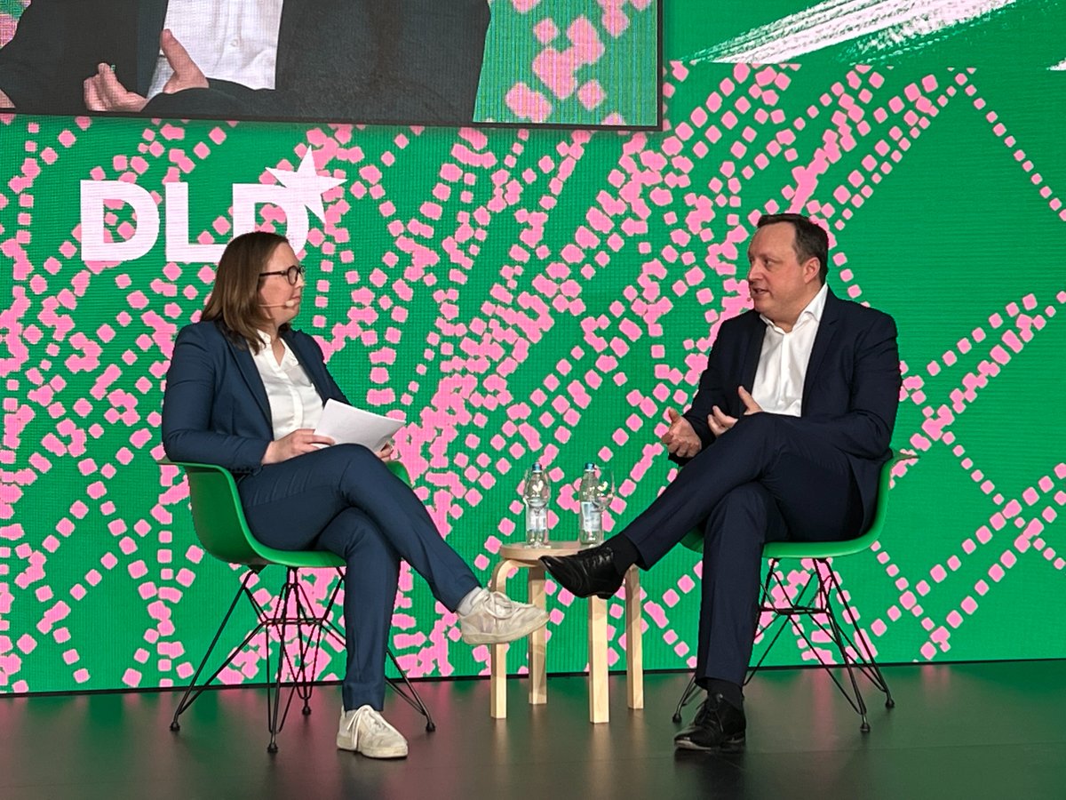 o2 Telefónica-CEO Markus Haas beim #DLD23: "Mein Beyond Now ist eine Gesellschaft, in der wir das volle Digitalisierung-Potenzial nutzen - Klima, Mobilität, Gesundheit, Energie – fast überall bietet #Digitalisierung große Chancen, die wir nur sehen und nutzen müssen." 
#o2cando