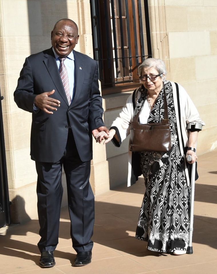 President @CyrilRamaphosa wishes to announce, with great sadness, that Dr. Frene Ginwala, founding Speaker of South Africa’s democratic Parliament and Esteemed Member of the Order of Luthuli, has passed away. bit.ly/3IHQHBJ

#RIPFreneGinwala