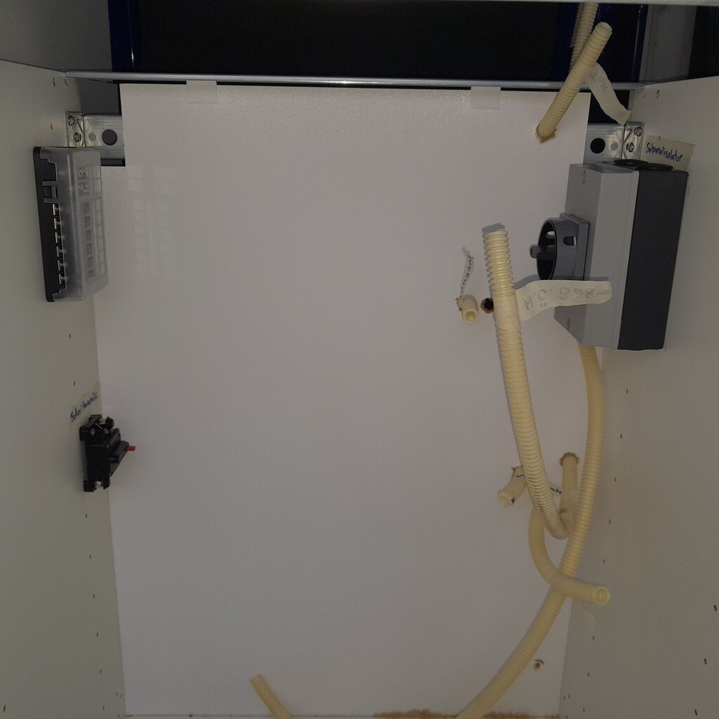 TubeScorpio's tweet photo. Nu har lite av delarna till vår elektrisitet kommit och installationen är i alla fall påbörjad.
Följ oss gärna:
https://t.co/ygY6wcWFq9
https://t.co/LSJpApfKyh
https://t.co/vDT1BzFH1N
https://t.co/OyCh0NxCY8
https://t.co/7WErN9YIFT
#citroen #jumper #plåtis #husbil #vanlife … https://t.co/dech7CiqfP