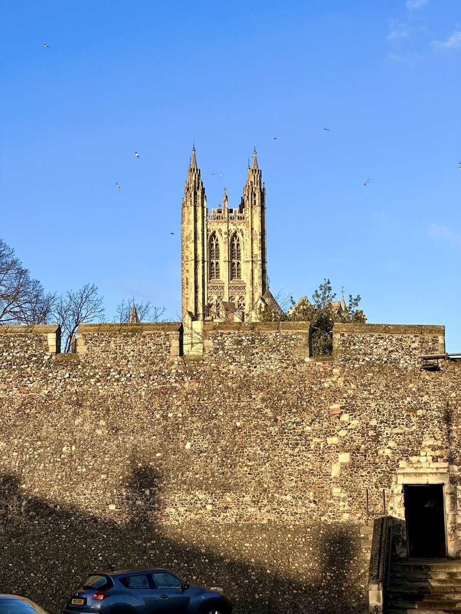 CCCUPsychology's tweet photo. View of the cathedral is looking great this morning from one of our campus entrances!
#CCCUPsychology #CCCUProud #HelloChristChurch #Psychology #psychologist #Canterbury #Socialscience #mentalhealth #studypsychology #unilife #academia #student #campus #entrance #cathedral https://t.co/AQRIB0FWym