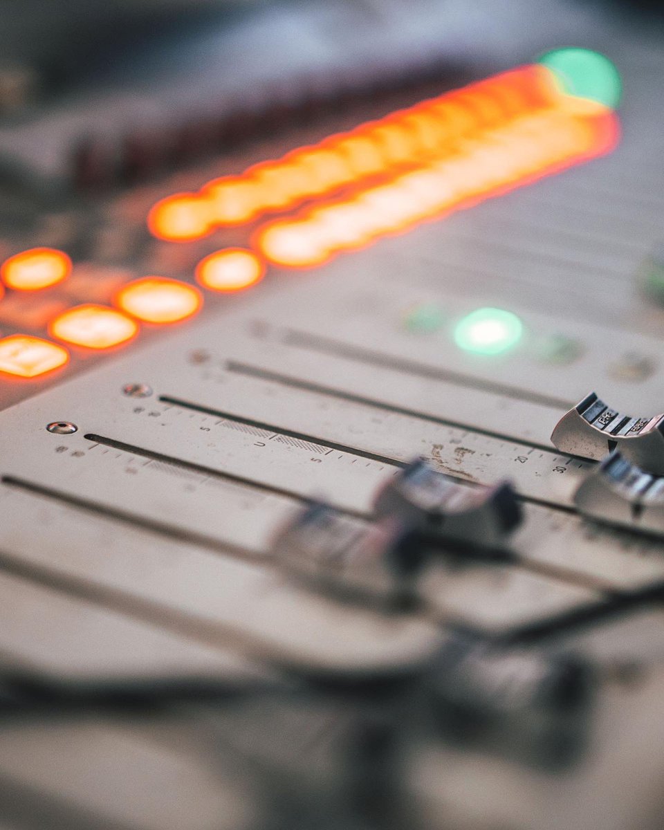 acastromusic_'s tweet photo. ¡Saludos Familia! Quiero compartirle que arrancando este 2023, entramos al estudio de grabación para grabar lo que será mi segundo sencillo musical. Pendientes que pronto anunciaremos la fecha del lanzamiento de este poderoso tema!
#backtowork #segundosencillo #salsanueva https://t.co/Qqj3S1Hq7g