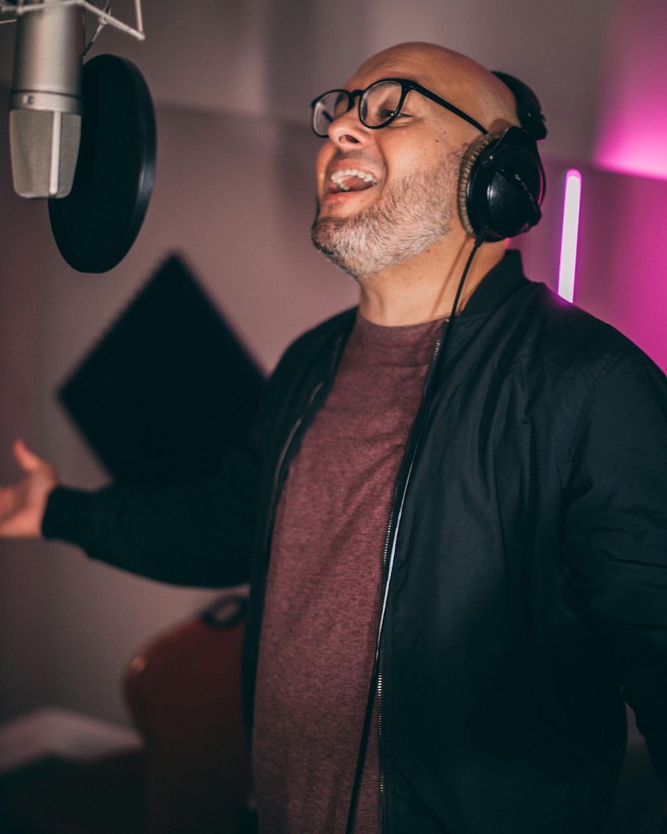 acastromusic_'s tweet photo. ¡Saludos Familia! Quiero compartirle que arrancando este 2023, entramos al estudio de grabación para grabar lo que será mi segundo sencillo musical. Pendientes que pronto anunciaremos la fecha del lanzamiento de este poderoso tema!
#backtowork #segundosencillo #salsanueva https://t.co/Qqj3S1Hq7g