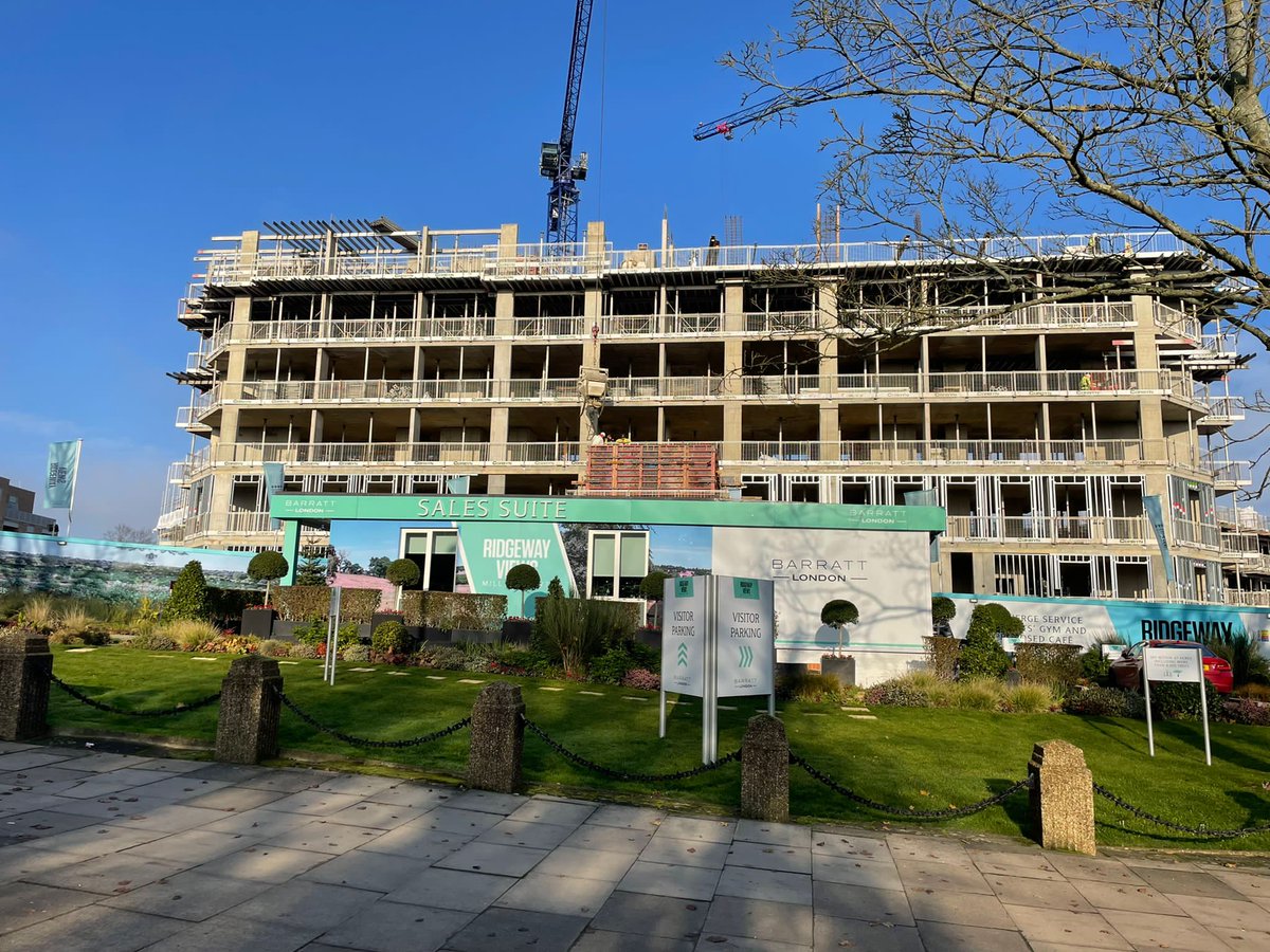 df_roofing's tweet photo. New year, New Projects!

We've kicked off 2023 installing @Axter_Ltd Hot Melt &amp; Built Up Felt waterproofing systems at Ridgeway Views.
This is a new development by @BarrattHomes in Mill Hill, North West London. 

#waterproofing #hotmelt #felt #flatroofing https://t.co/IUzl2OCUTn