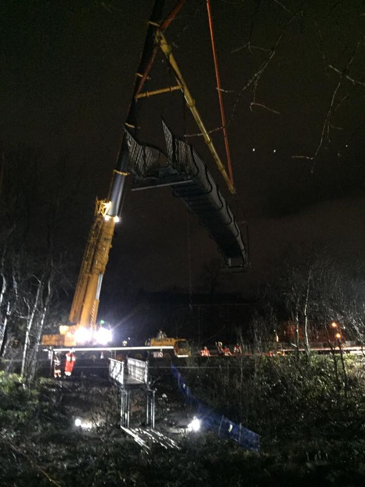 BygoneBungo's tweet image. Strathbungo’s much-loved railway footbridge passed away at 2am on 9th January 2023 at the grand old age of 146. She was carried gracefully to heaven by giant lifting crane.