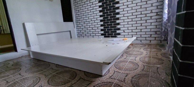 kakidekor's tweet photo. Serius laa katil kayu ni tak sampai rm300!?

Kalau korang minat katil kayu, katil ni memang habuan korang. Harga pun tak sampai 300. Cantik dan solid je, nampak macam floating pun ade.

Korang tengok sini
https://t.co/5f0rxcL6CS

Yang bakal pengantin tu siap2 la add to cart. https://t.co/jUhy0xkpck