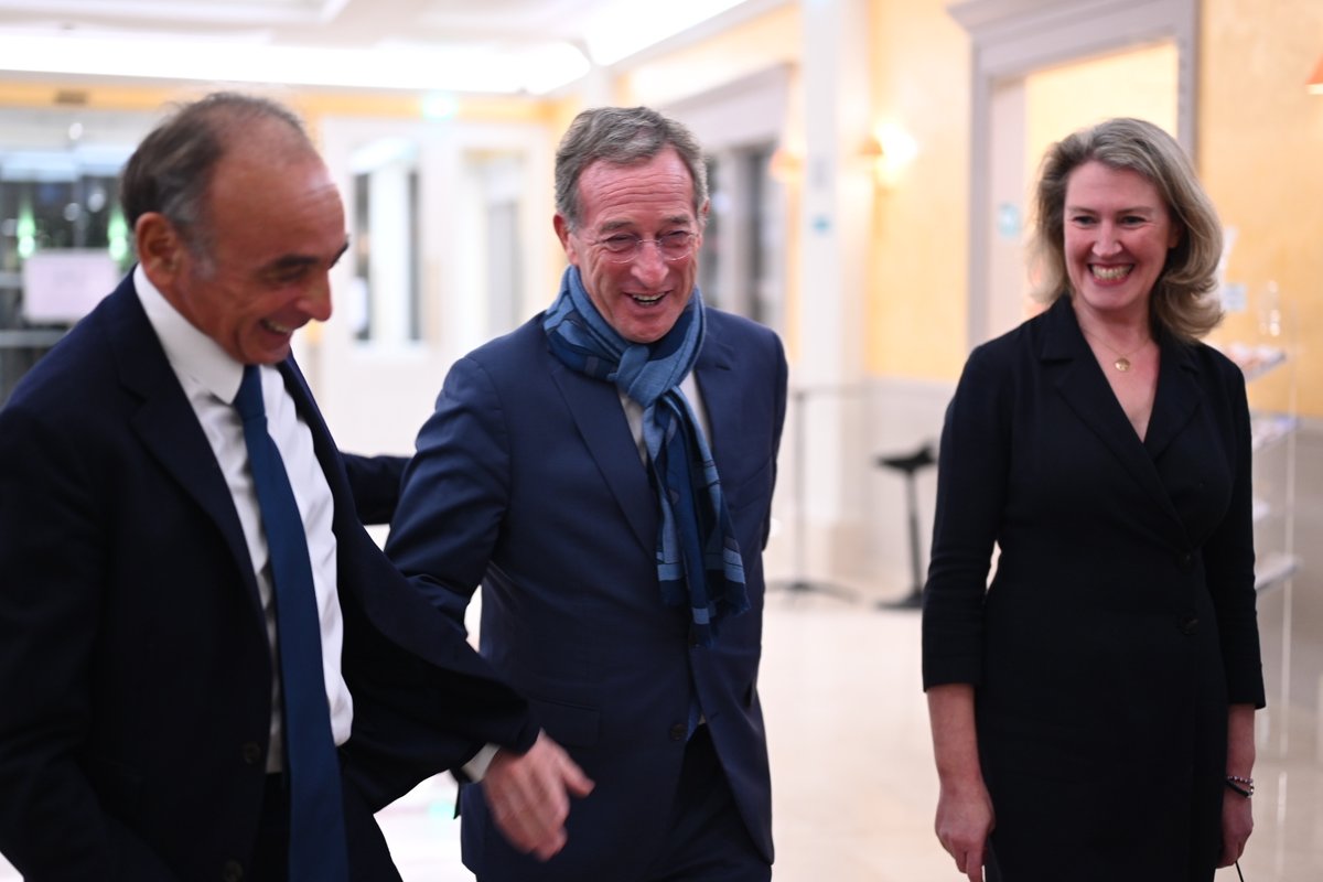 MvtConservateur's tweet photo. Vous étiez très nombreux aux vœux de @LaurenceTrochu pour le @MvtConservateur. 
L’union fait la force ! 
Merci @ericZemmour, @nicolasbay, @PhilippePemezec , @BrunoNorthCNIP @jfpoisson78 
2⃣0⃣2⃣3⃣ sera l'année de l’écologie conservatrice 🌿#voeux2023 https://t.co/nIAs4xs1mB
