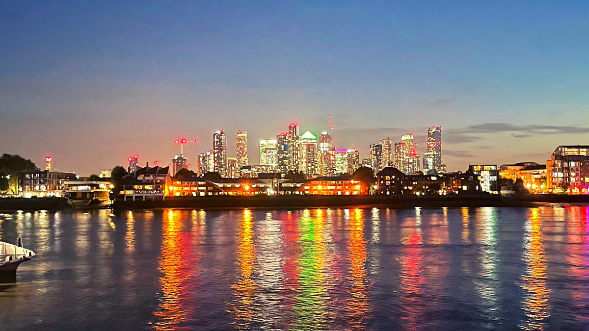 Is it safe to be back on Twitter yet 😉 2022 was a busy and exciting year for Maritime Digital Hub and we're happy to share with you the highlights which defined progress for us. From complex AI modelling to viral TikToks, we certainly had a dynamic year 
maritime.digital/insights/f/mdh…