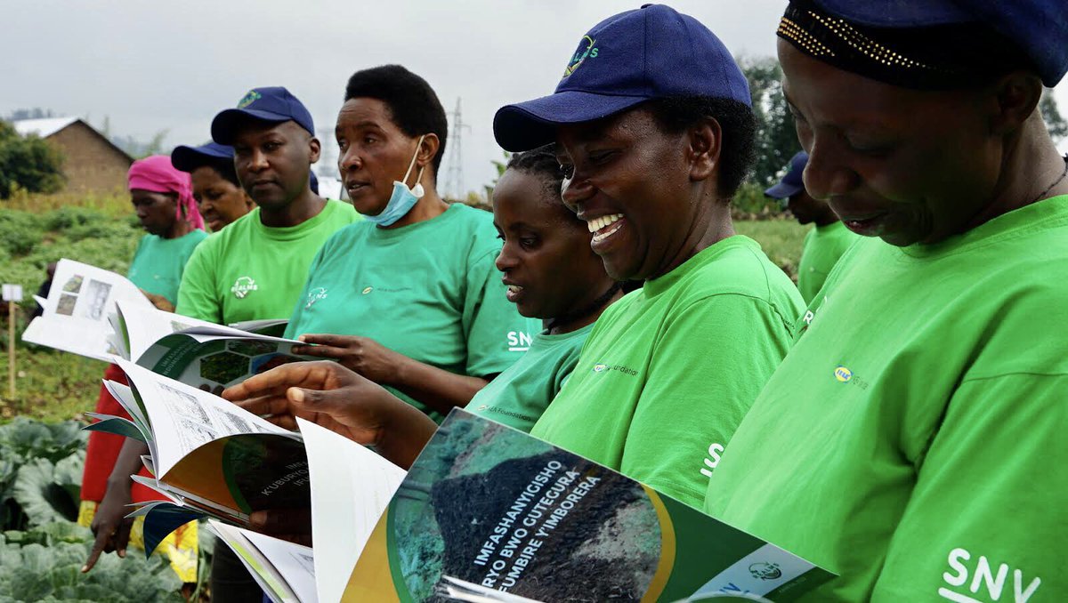 REALMS team together with facilitators and officials from <a href="/RubavuDistrict/">Rubavu District</a> welcomed the SNV Managing director Andre de Jager to see how the trainings through #ffs and demo plots are encouraging the adoption of Regenerative agriculture practices for improved soil health.