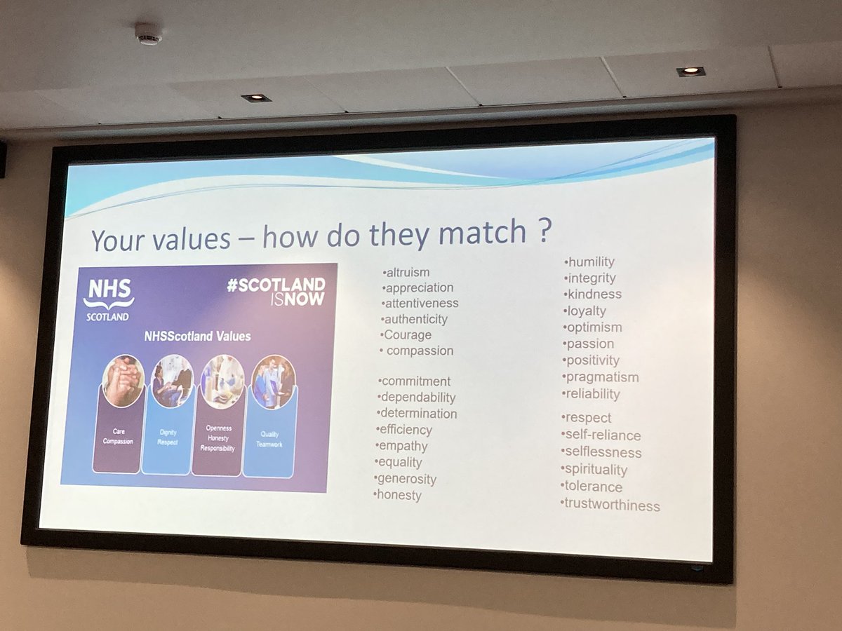 Our part 1 midwifery students are preparing to head off to their first practice placement next week. They are being inspired by @MaryRossDavie from @NHSGGC what a great session now thinking about #Values @uwshls @UniWestScotland #StudentMidwife