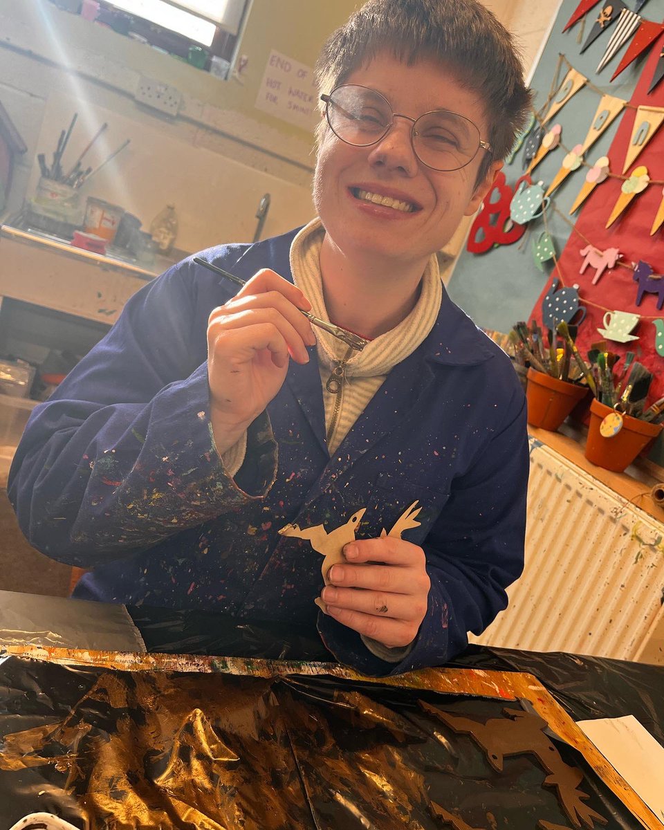 JennyruthW's tweet photo. Happy Friday from our 2 very smiley reindeer painters ๐ฉโ๐จ and yes we are already working on Christmas products ๐๐
๐
#FridayFeeling #ChristmasInJanuary https://t.co/FGeE4ScyCh