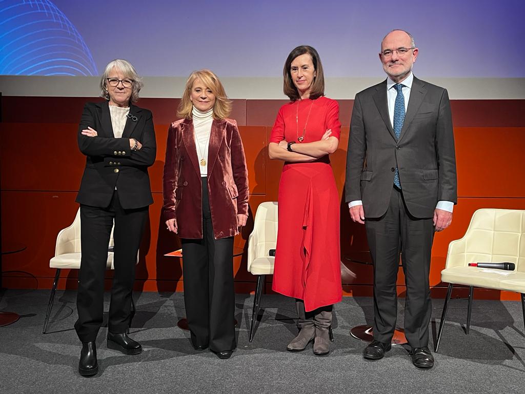 RTVE_Com's tweet photo. RTVE, @EFEnoticias y el Parlamento Europeo presentan el Programa de formación en Unión Europea dirigido a jóvenes periodistas. https://t.co/dT03qkSqZ0