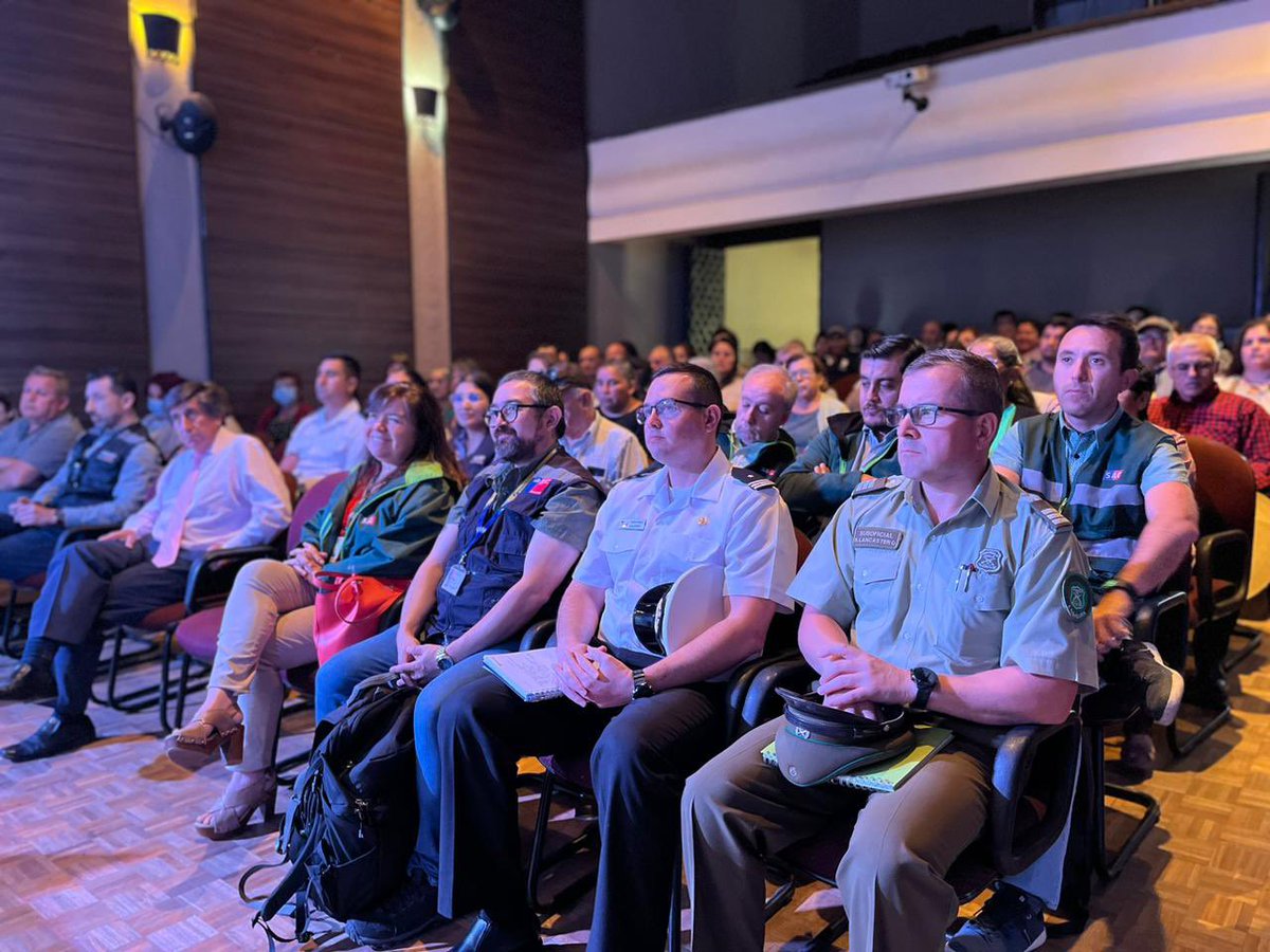 Capuertolir's tweet photo. Autoridad Marítima @Capuertolir participa de actividad organizada por @DPPItata, con exposiciones de @sernapesca #ñuble y @sagchile referentes a #FiscalizaciónPesquera y #InfluenzaAviar, llevadas a cabo en Teatro Municipal de #Coelemu @gm_talcahuano @DGTM_Chile @Armada_Chile https://t.co/ucJz6DP0Gj