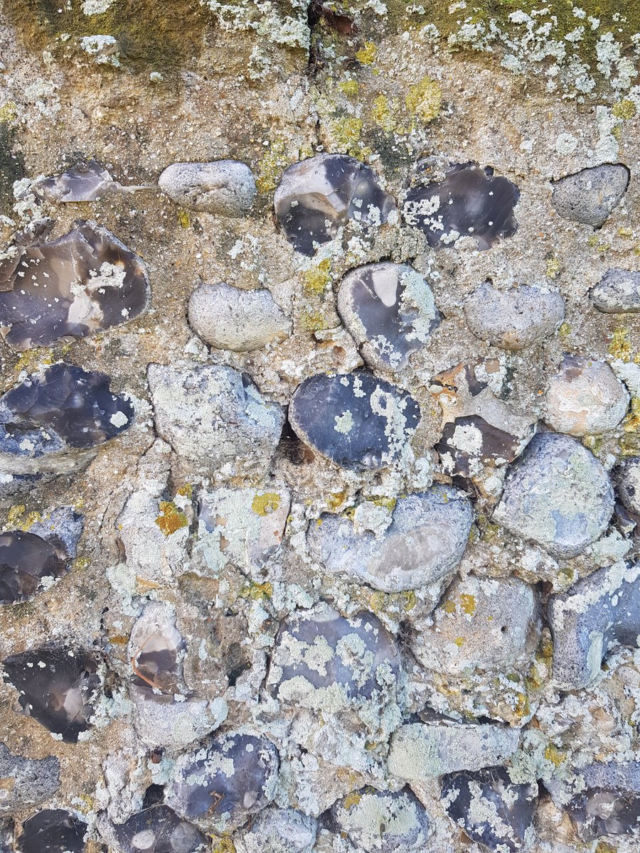 KingJohnsHouse's tweet photo. #BailiffscourtChapel (top) and #KingJohnsHouse are both constructed using worked stone #Quoins and #RubbleFill, which is probably what happened to be lying around. Both use #KnappedFlint rubble but the Chapel also uses pebbles in the mix, probably from the nearby #ClimpingBeach. https://t.co/mOLJeiidIm