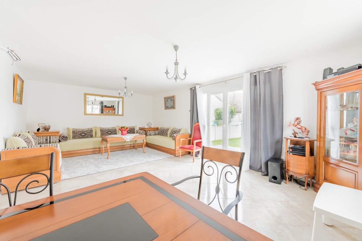 wiisdom_immo's tweet photo. VENDU - Athis-Mons

#Maison 4 pièces de 110m² avec #jardin, refaite à neuf en 2017

Vous aussi, vendez votre maison ou appartement avec Wiisdom et bénéficiez d'un accompagnement complet pour les honoraires fixes de 4990€ !

#vendu #athismons #proptech #immobilier #wiisdom https://t.co/PxKvog2TMY