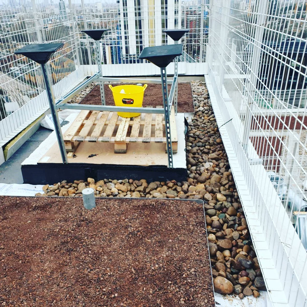 fullerandthomas's tweet photo. Lovely Brown roof being installed this week at Lewisham Gateway for Eco Green Roofs. #fullerandthomas #loveconstruction #constructlondon #egr #brownroofs #greenroofsforhealthycities #landscaping https://t.co/y4s3yEwWXd