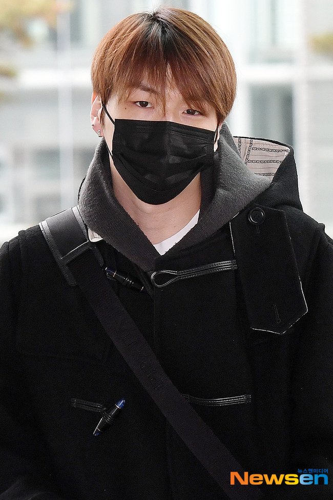 KDanigall's tweet photo. 230113 출국 #강다니엘 #KANGDANIEL https://t.co/4o2dLw7UNj