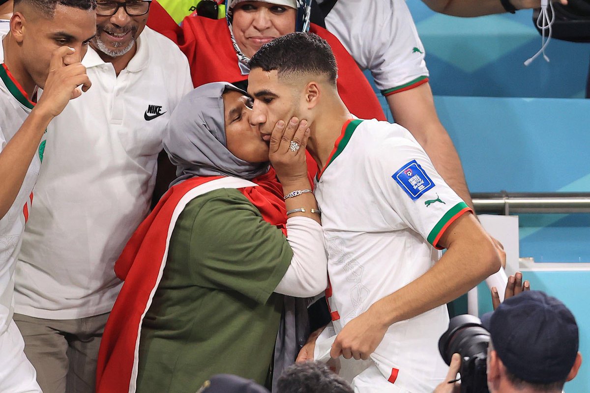 FPA_2020's tweet image. Fantastic images from our FIFA World Cup Qatar 2022 online gallery 📸 by-1️⃣ @simonstacpoole /Offside 2️⃣ Ben Radford/Visionhaus 3️⃣ @MikeEgerton_PA /Press Association 4️⃣ @RobbieJBarratt / AMA. View all images in the exhibition at - footballphotographersassociation.co.uk/world-cup-2022…