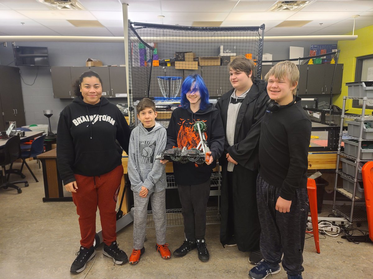 NewCastleSrHS's tweet photo. Congrats to NC Robotics Team 69193B who qualified for the state competition at Clarion U. - Nevaeh Gramsky, Isaac Mendoza, Bryce Mravintz, Zachary Mravintz, David Schirtzinger, Keith Buckenheimer, Riley Freiberger. #NCRobotics https://t.co/GkULvhwdGL