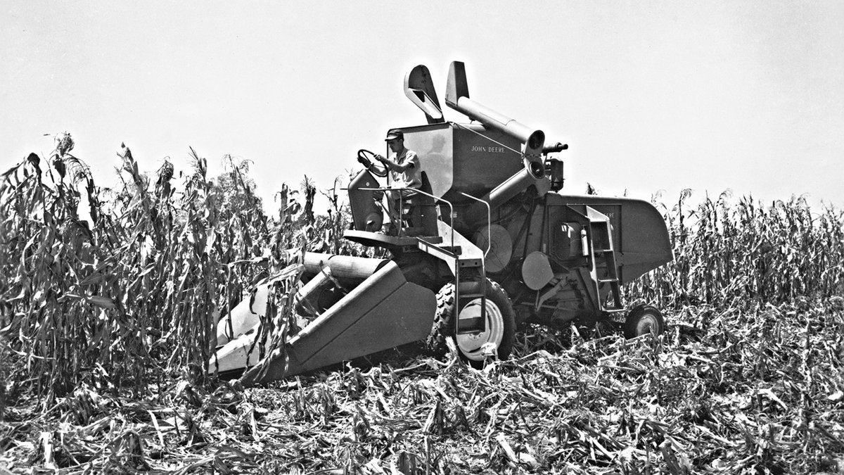 machinefinder's tweet image. 1954 Corn Harvest. #FlashbackFriday #JohnDeere