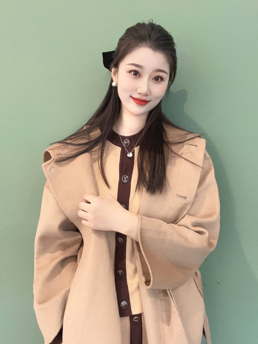 946hhp's tweet photo. 这个周末想跟男朋友去看电影，请问有什么好的男朋友推荐一下的 https://t.co/iL5cjtlwcA