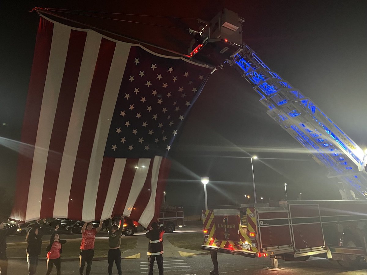 LkOrionHS's tweet photo. Thank you ORION Township FD for raising the flag with our @lohsleadership students to start #CellOut this morning. #AlwaysLakeOrion #ProtectTheThunder https://t.co/dOTTs8dX5k