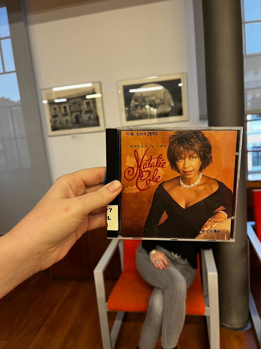 bibriosegura's tweet photo. 🎼Con este #CDFace homenajeamos a la cantante estadounidense de jazz, soul y R&amp;B Natalie Cole. 💿¿Imaginas quién se esconde detrás? https://t.co/bvrfJyAUep