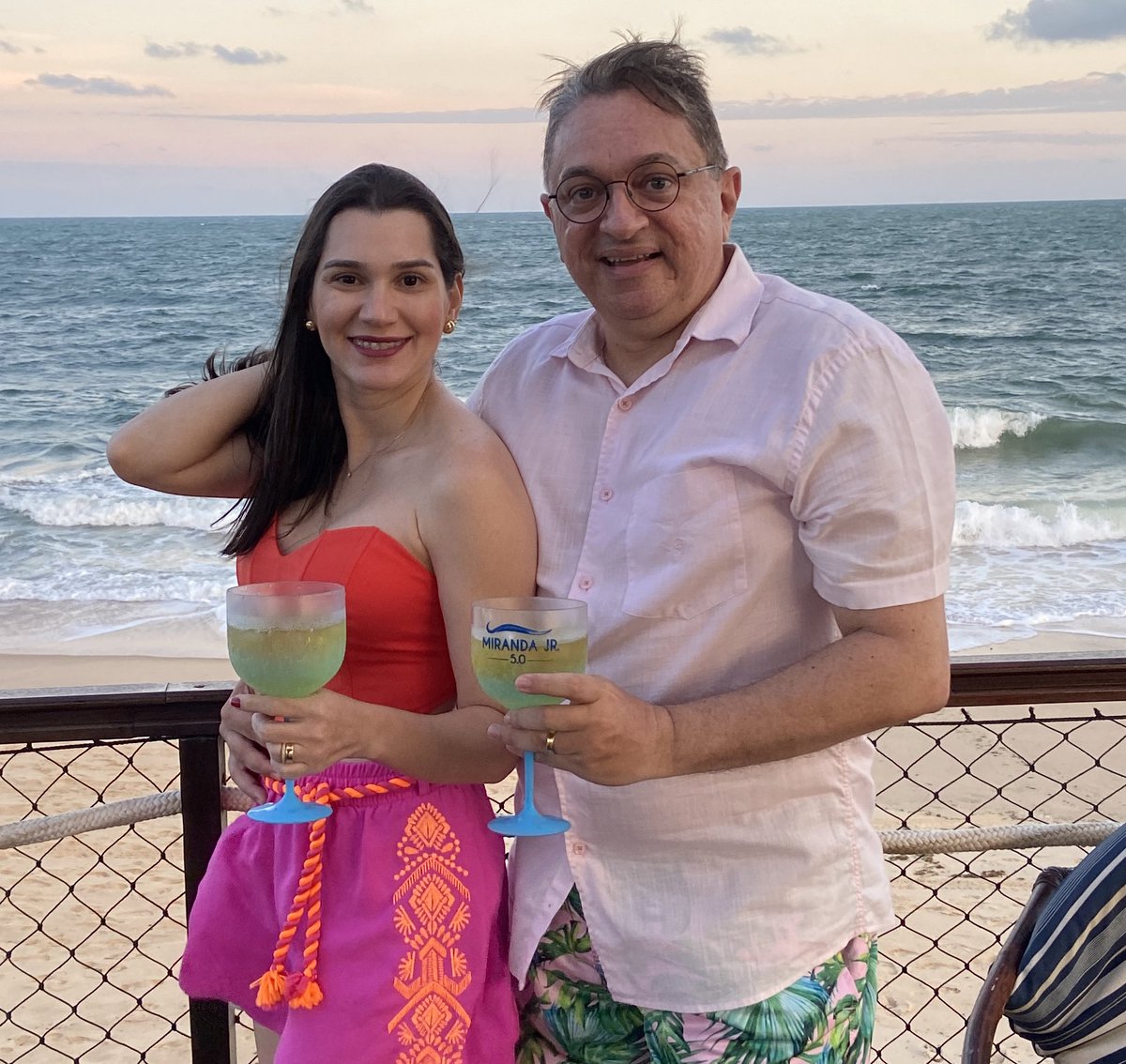 Curtindo Grafith na festa dos amigos <a href="/felipecortezadv/">Felipe Cortez</a> e <a href="/thiagocortezadv/">Thiago Cortez</a> no Deck da Condessa em Graçandú. Bom demais! <a href="/censoni/">Daniel Censoni</a>  #HumbertoNesi e <a href="/sergio_macedo/">Sérgio Macedo</a>!