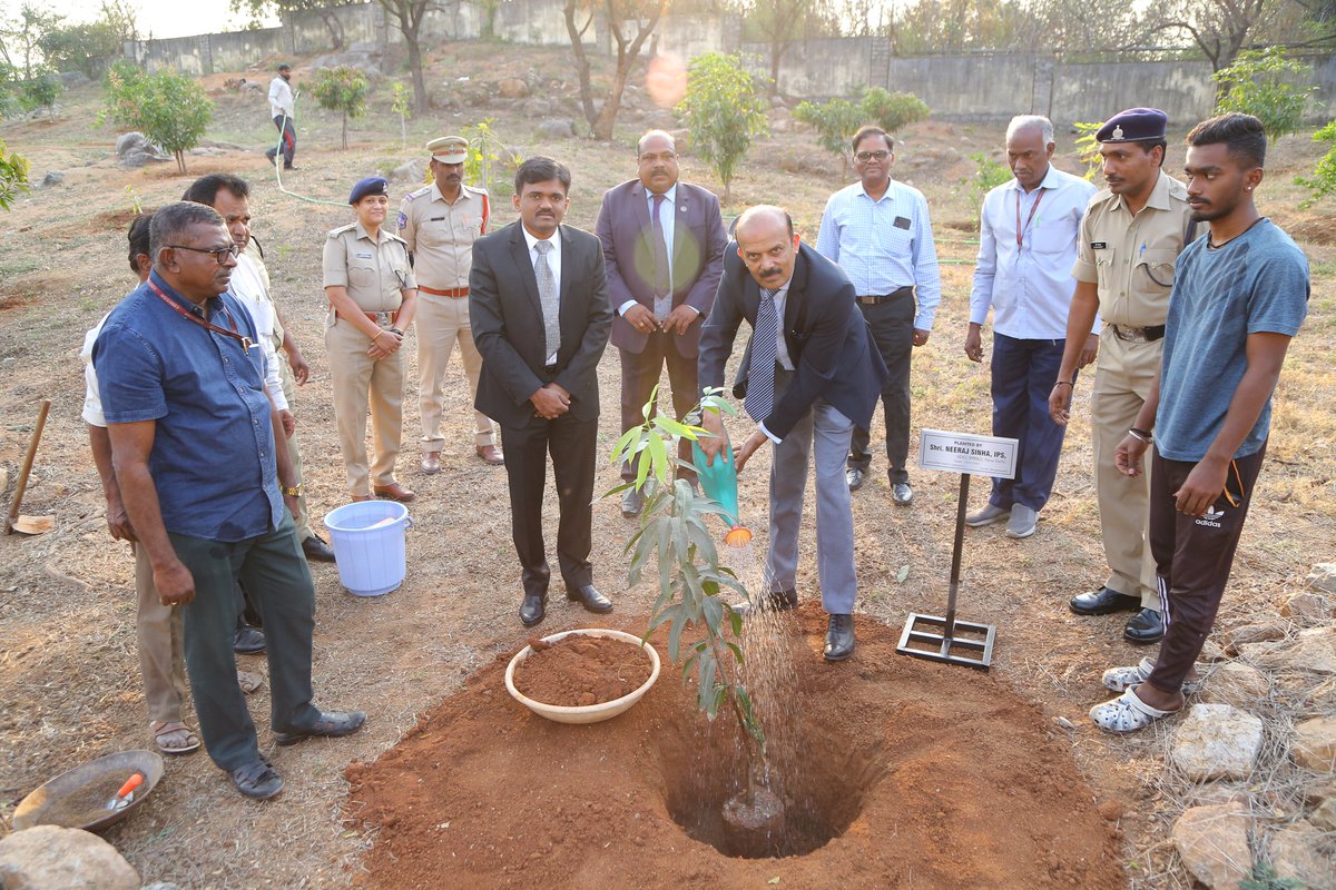 Sh. Neeraj Singh, IPS, ADG, BPR&amp;D Visited the CDTI, Hyderabad on 12.01.2023; released Quarterly Magazine Horizon for the period July to September, 2022 and planted Mango Sapling